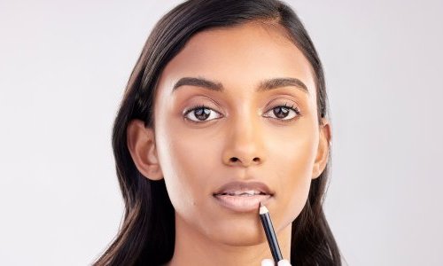 Make-up: On Tiktok, a quest for fuller lips